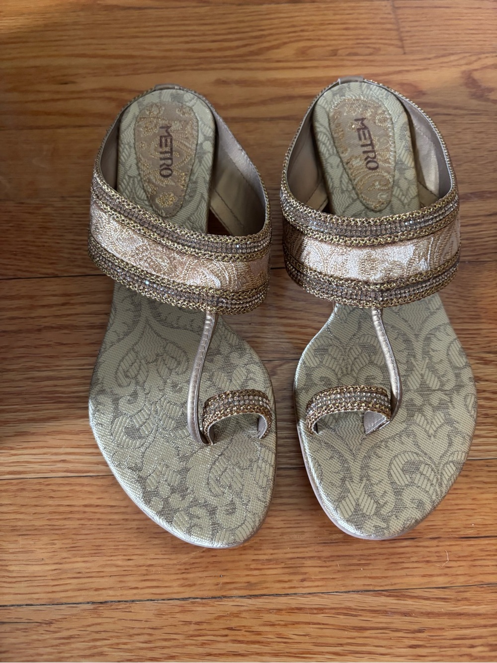 Metro Women's Gold Embellished Thong Sandals Size 40 NIB